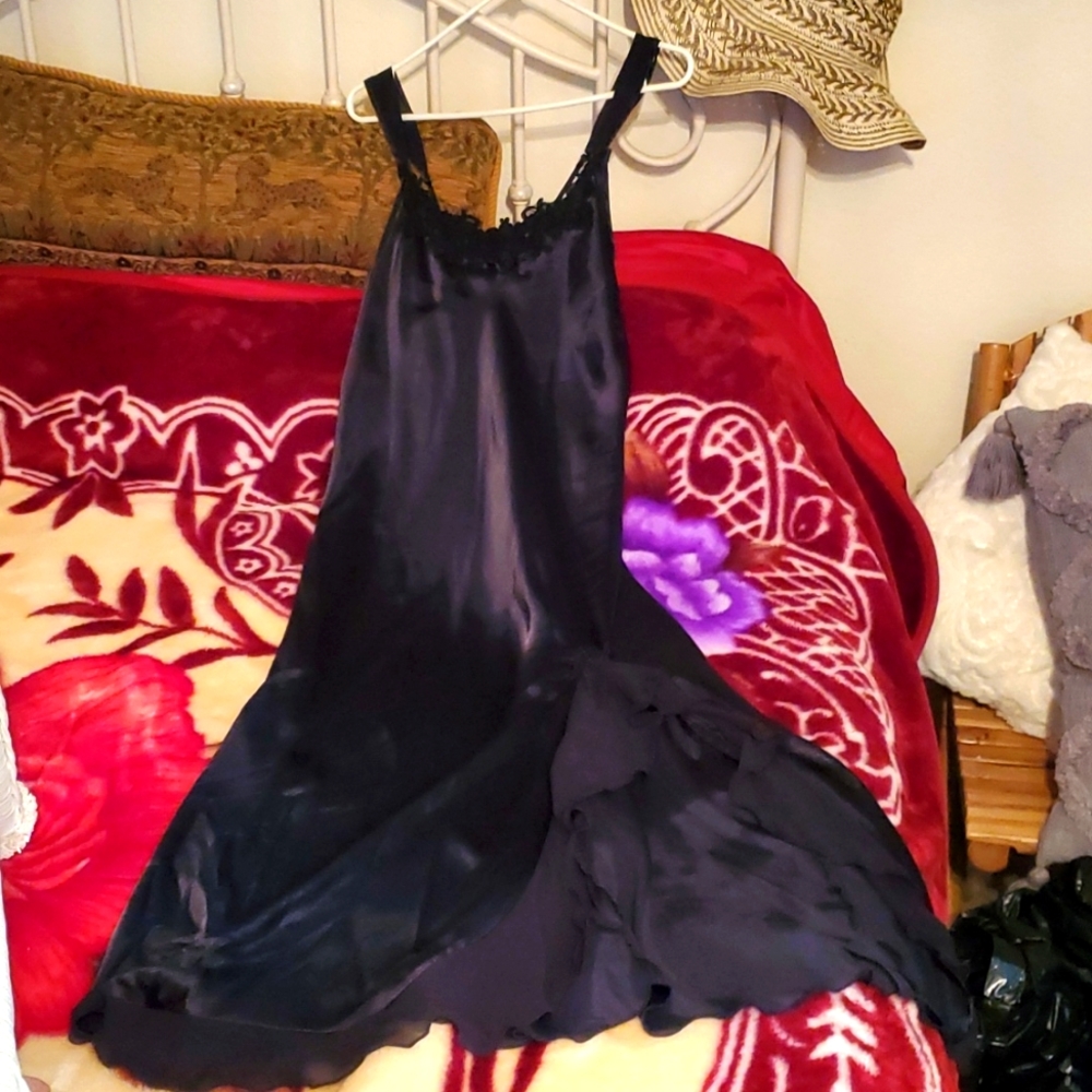 Long black nighty